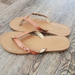 Target Universal Thread Brown Faux leather flip flops Sandals size 9